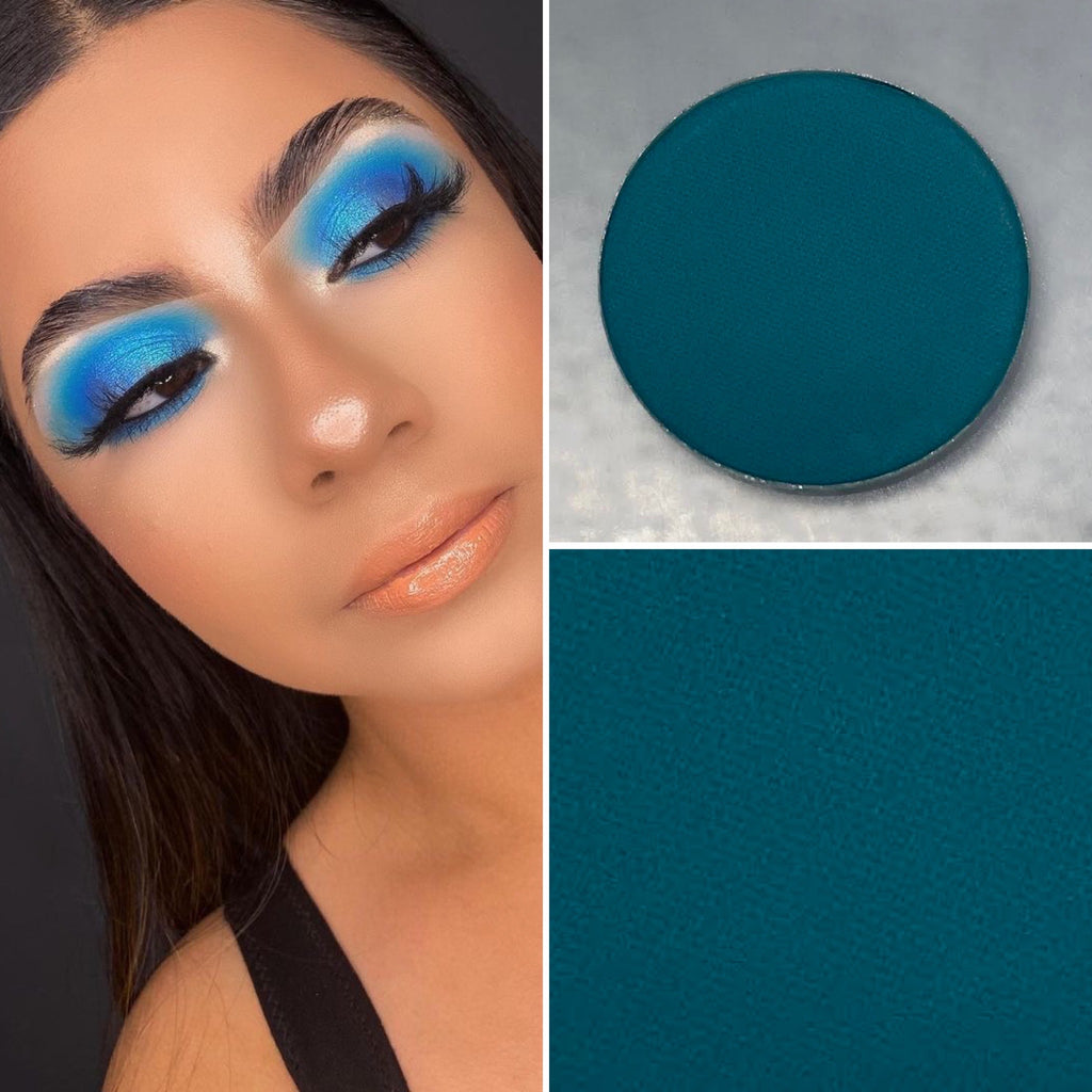 Matte blue eyeshadow pot sold individually. Fully customize your own eyeshadow palettes or buy each pot individually. Matte eyeshadow, shimmer eyeshadow and duochrome eyeshadow shades available.