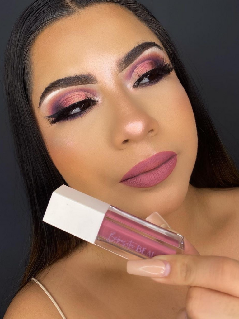 Our lipliner is literally one of the best, highly pigmented, silky smooth liners you're going to find. The days of almost cutting your lips up to apply cheap lip liners that don't transfer color well are gone! Mariposa is a rich mauve that applies silky smooth...