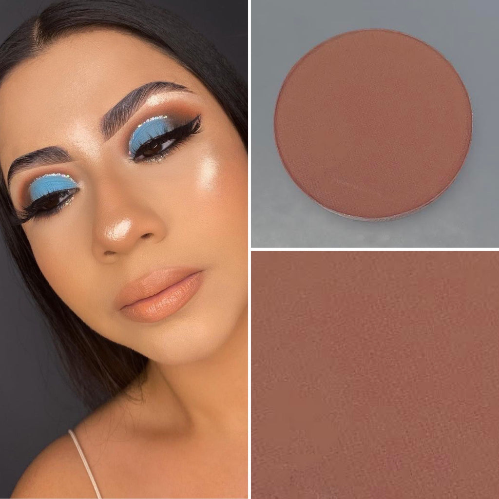 Brown eyeshadow pot sold individually. Fully customize your own eyeshadow palettes or buy each pot individually. Matte eyeshadow, shimmer eyeshadow and duochrome eyeshadow shades available.