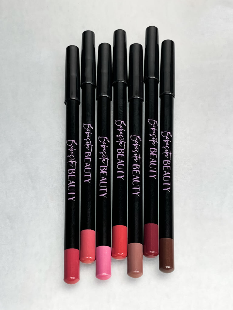 Our lipliner is literally one of the best, highly pigmented, silky smooth liners you're going to find. The days of almost cutting your lips up to apply cheap lip liners that don't transfer color well are gone!  Arte is a rich, light, cocoa brown nude that applies silky smooth...