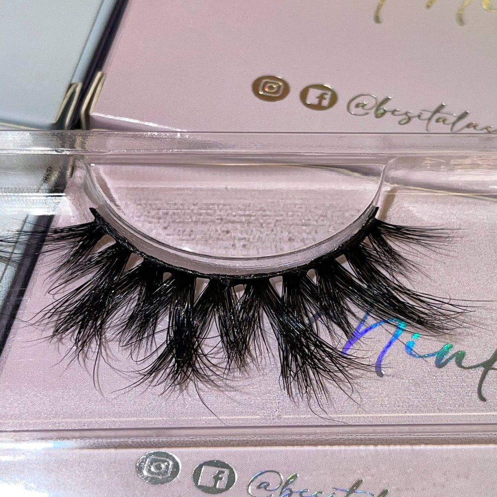 Chula - Cruelty free, 3D wispy luxury eyelash